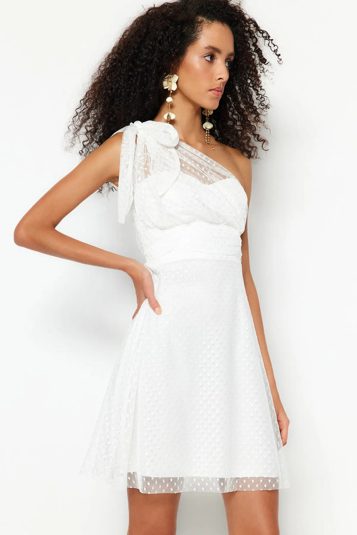 Trendyol Collection  Weißes, offenes Taillen-/Skater-gefüttertes Tüll-Hochzeits-/Hochzeits-Elegantes Abendkleid TPRSS23EL00386