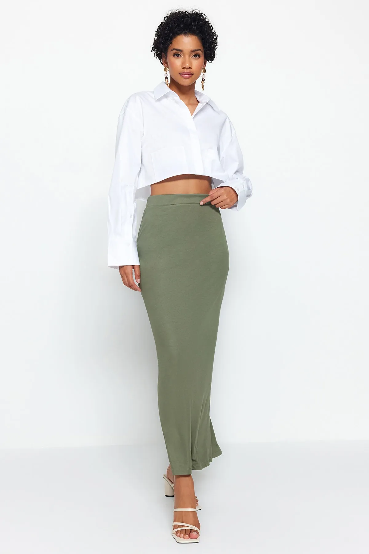 Trendyol Collection  Khakifarbener Maxi-Stretch-Strickrock mit hoher Taille TWOSS23ET00372