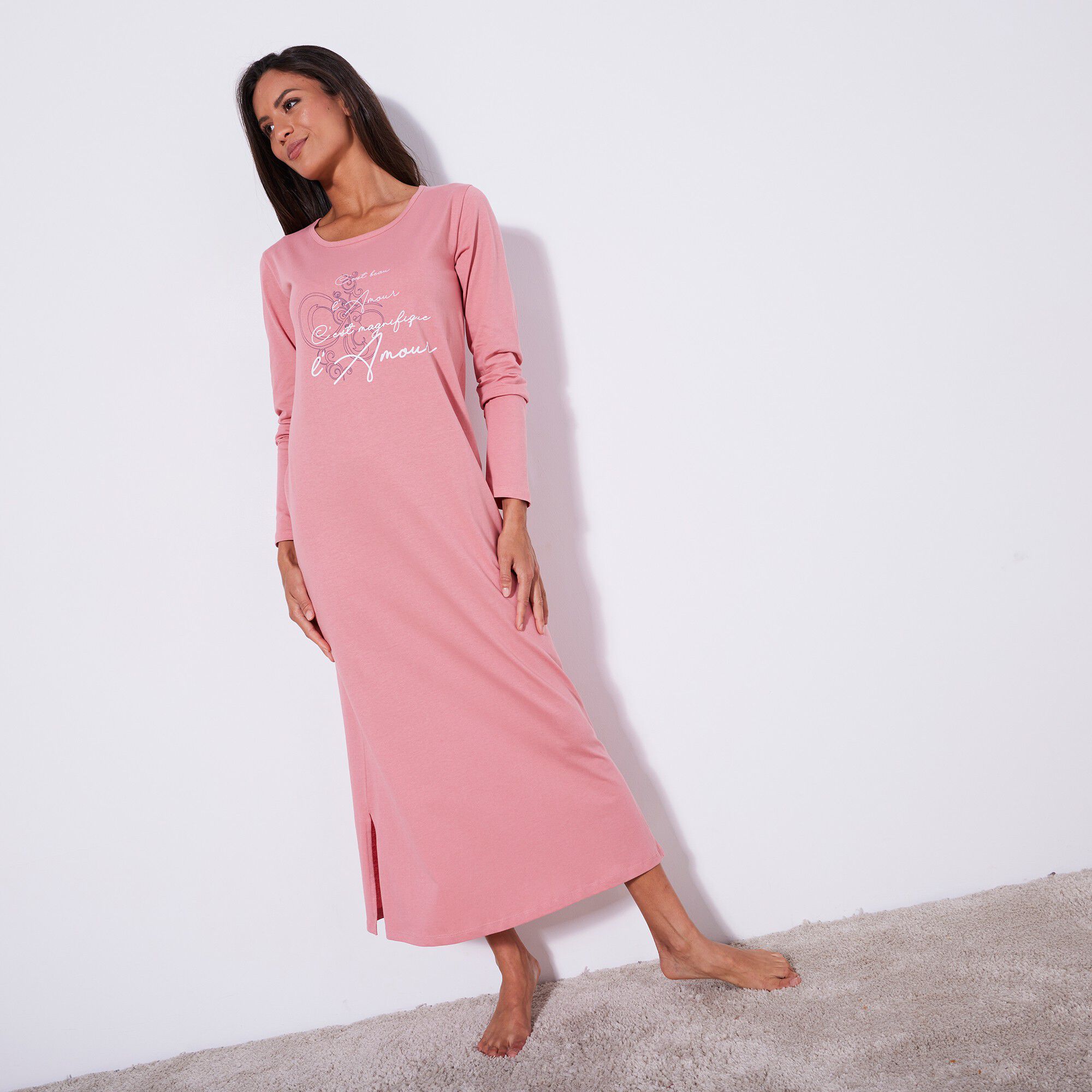 Chemise de nuit longue manches longues imprimée « c’est magnifique l’Amour »
