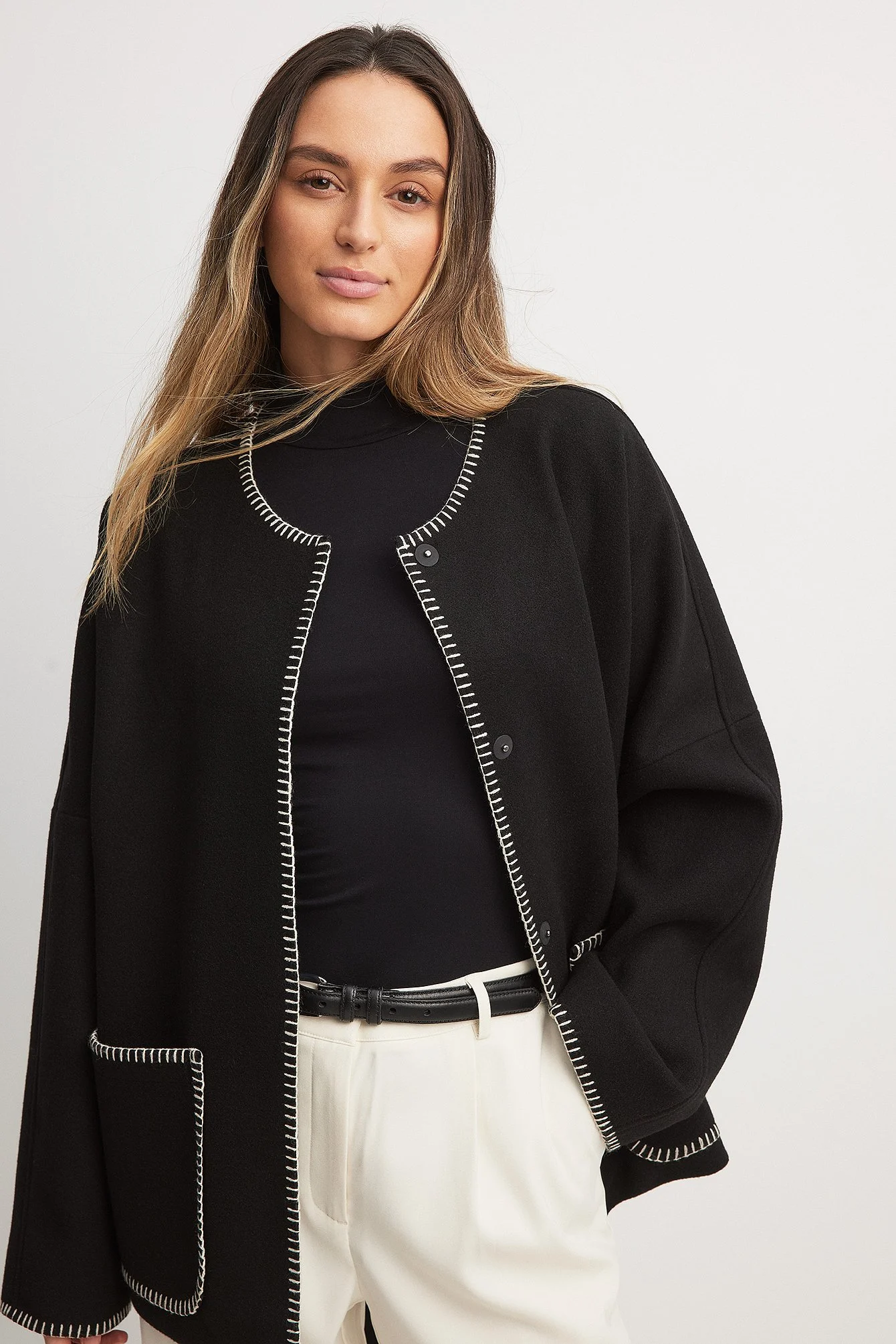 Jacke mit Kontrastnähten