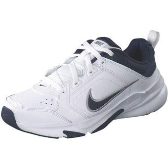 Nike Defy all day Sneaker in weiß