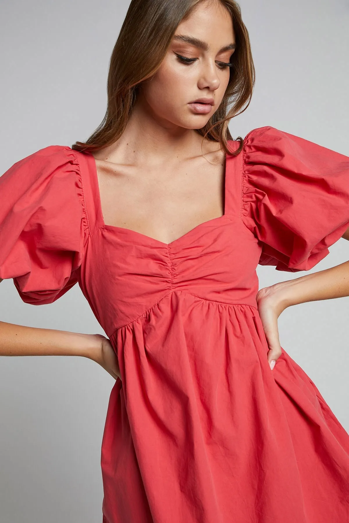 Madmext  Rotes Damenkleid mit Herzkragen und Ballonärmeln Mg1620