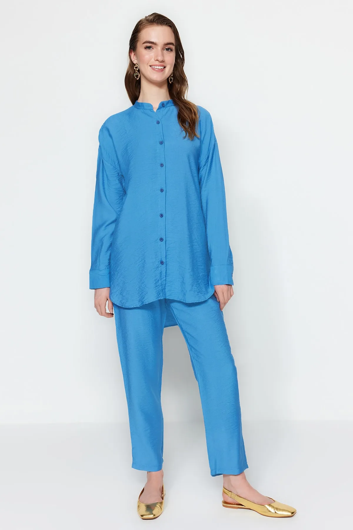 Trendyol Modest  Blaues gewebtes Aerobin-Hemd-Hosen-Set TCTSS23US00068