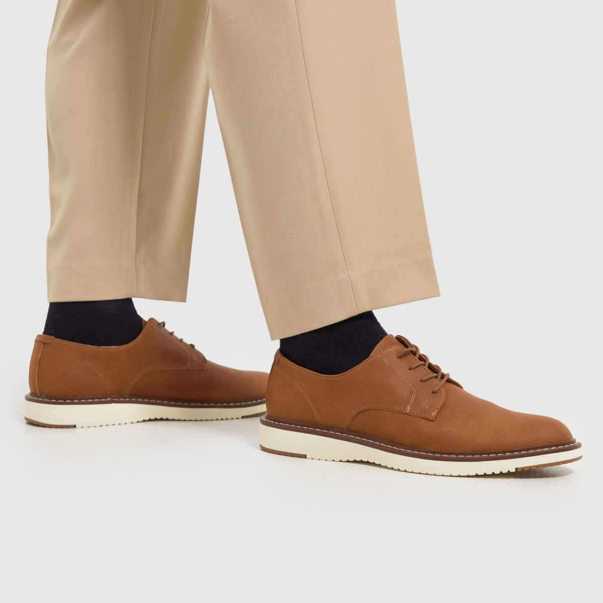 Schuh Pippin fehér talpú derby cipők barna színben