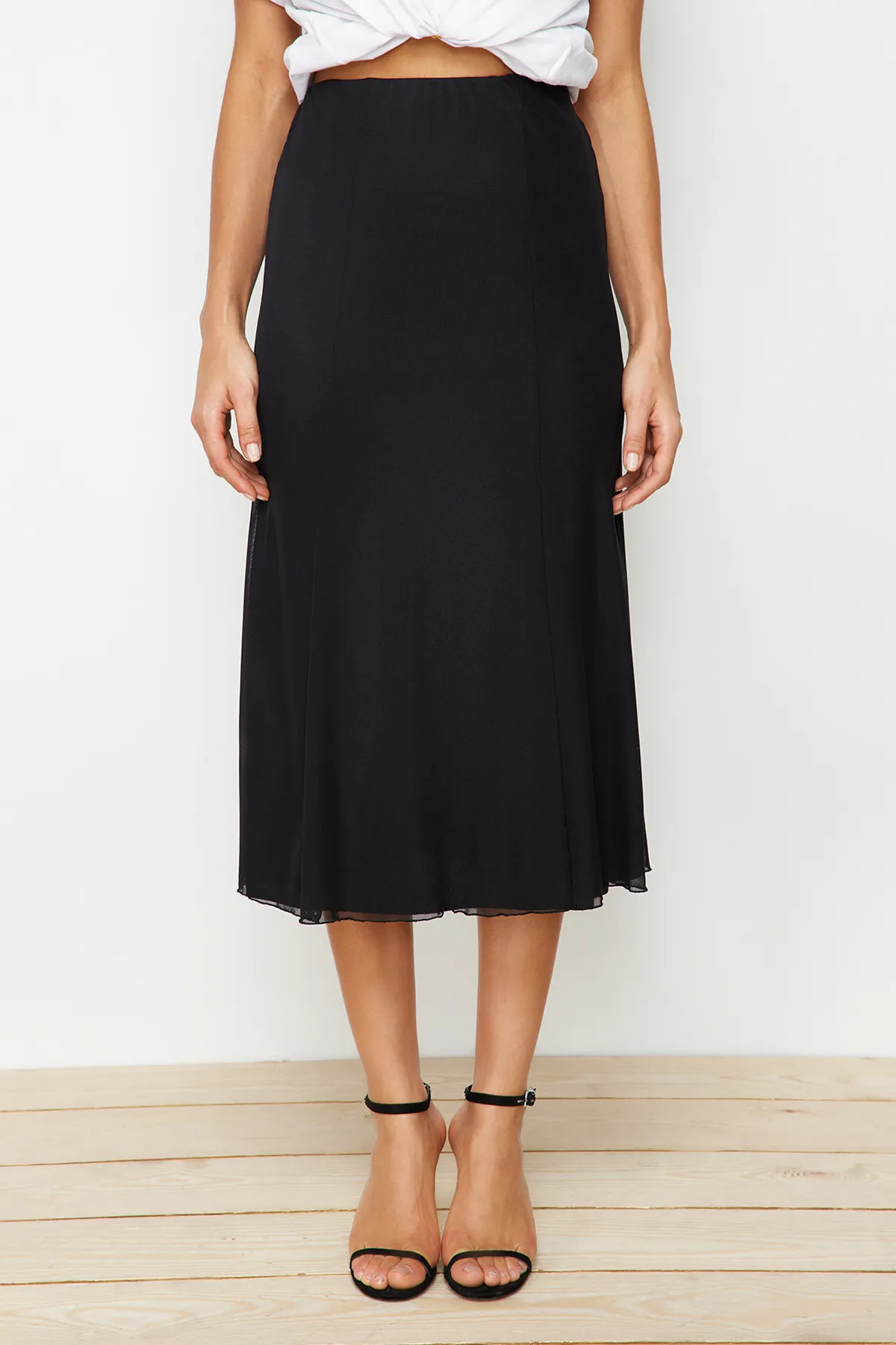 Trendyol Collection  Schwarzer gefütterter Maxi-Strickrock aus Tüll TWOAW24ET00130