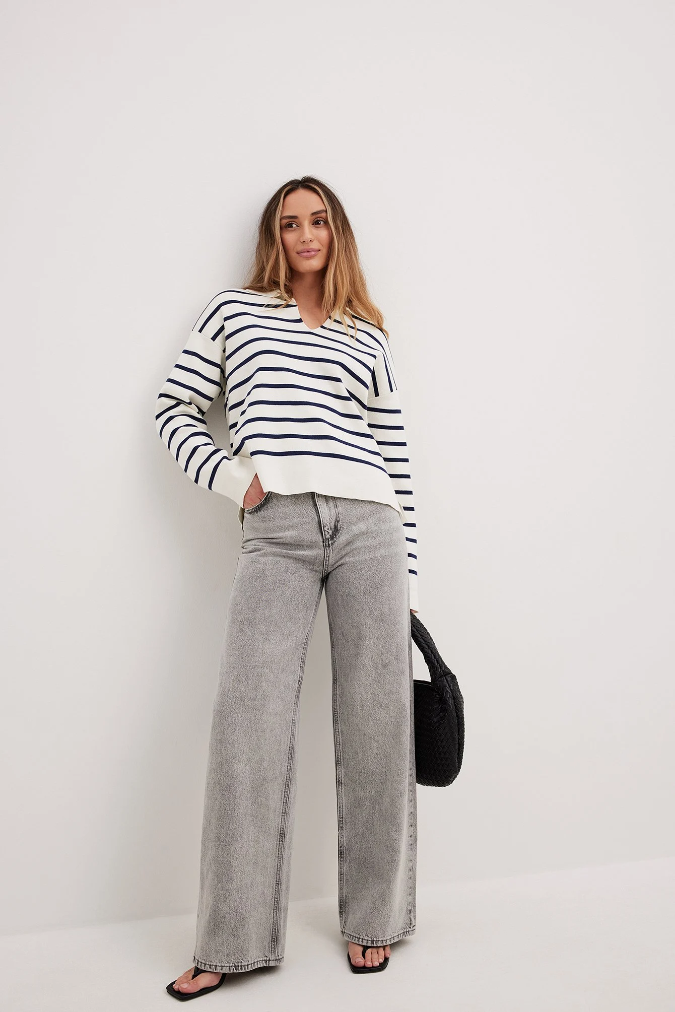 Gestreifter Pullover mit Strickkragen