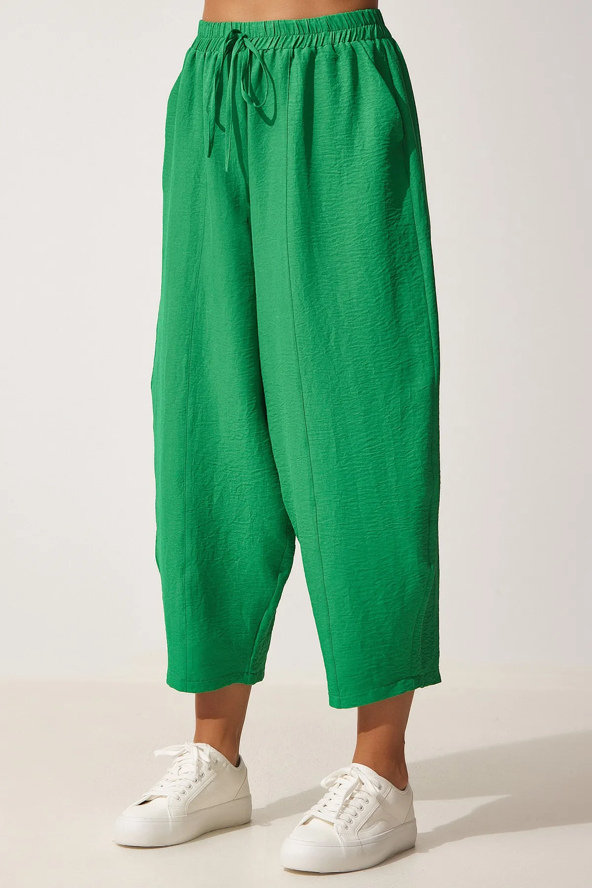 Happiness İstanbul  Grüne Ayrobin Shalwar-Hose mit Taschen für Damen OH00046
