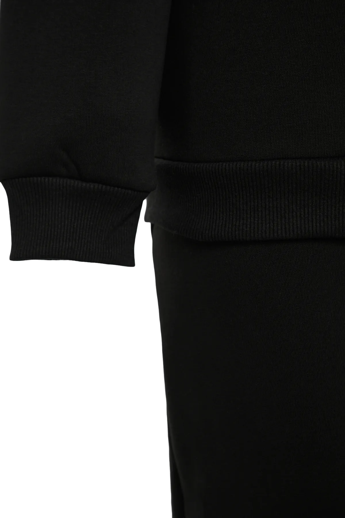 Trendyol Curve  Schwarzes, dickes Fleece-Strick-Trainingsanzug-Set TBBAW24TS00000