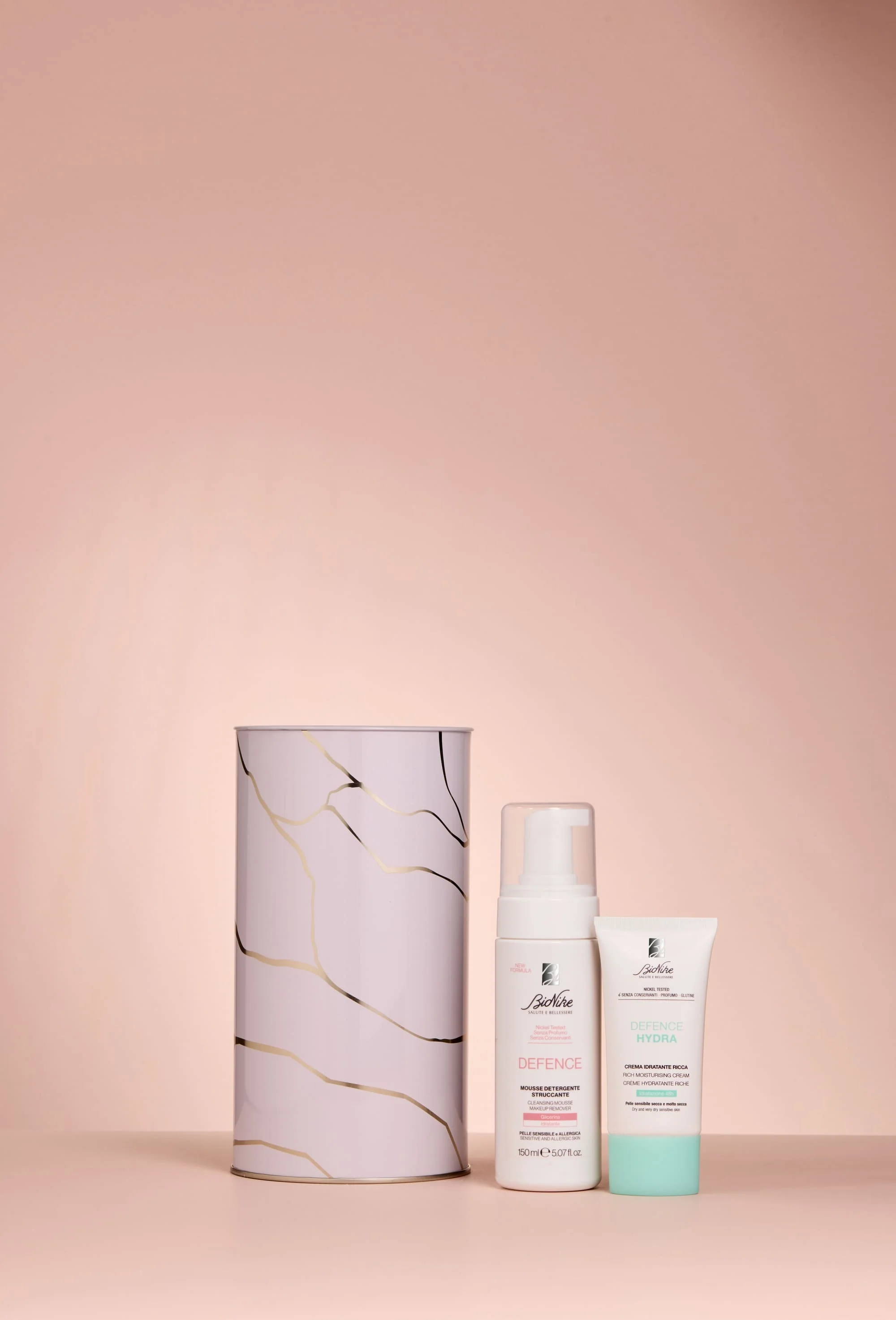 Božični komplet Defence BEAUTY ESSENTIALS 2025 - Čistilni set, Čistilna pena za obraz