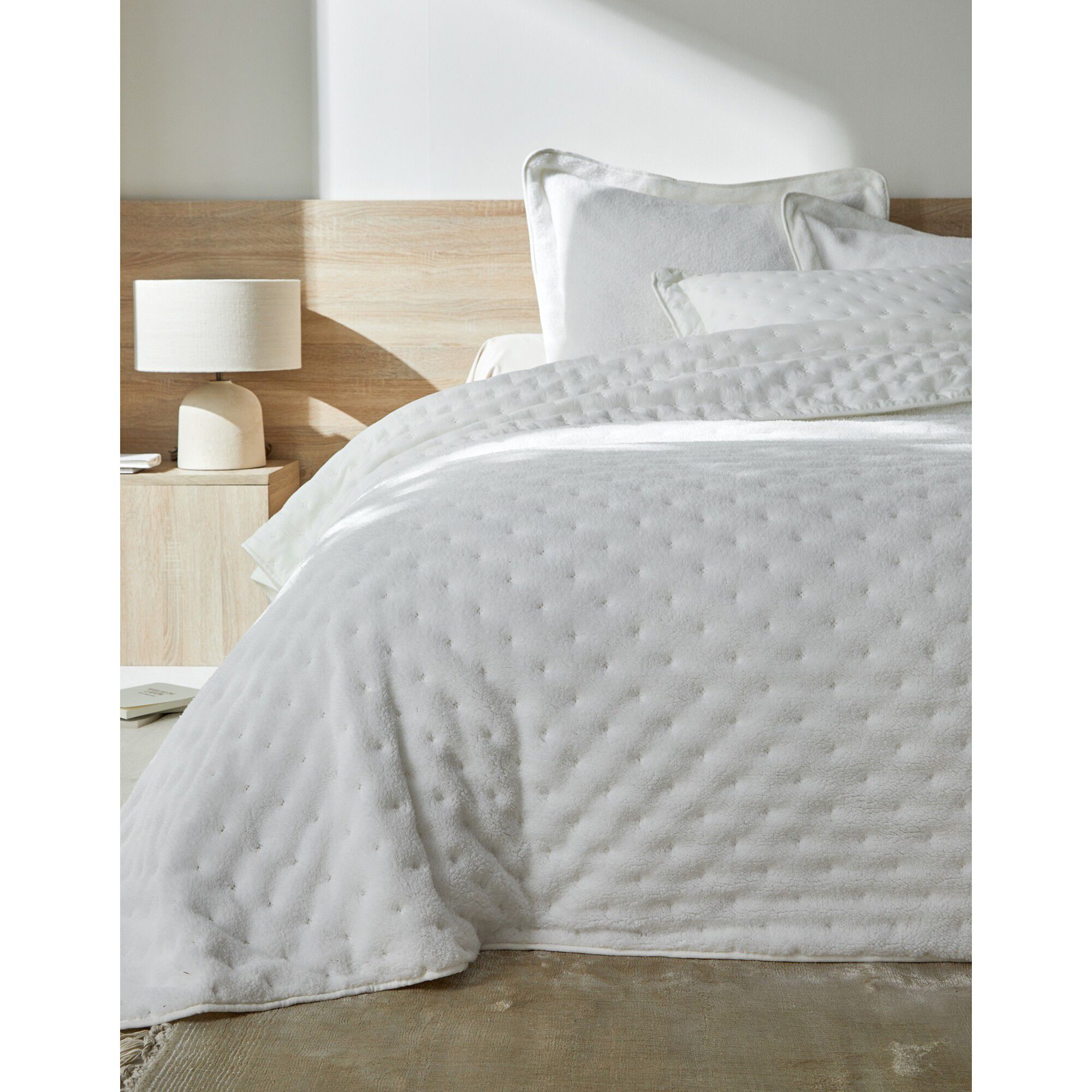 Couvre-lit réversible microfibre matelassée/sherpa