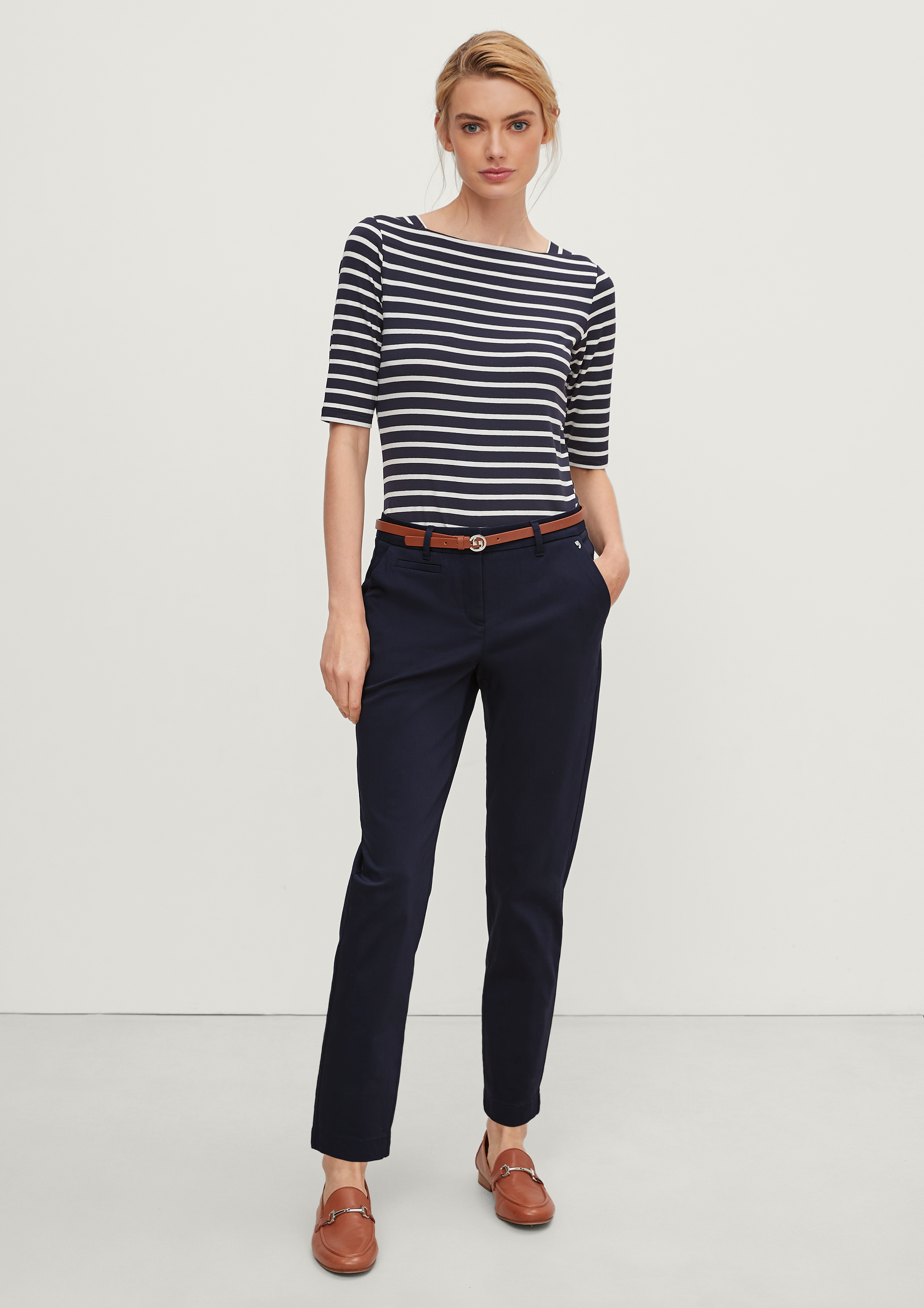 Slim: Chino-Hose mit Gürtel - navy