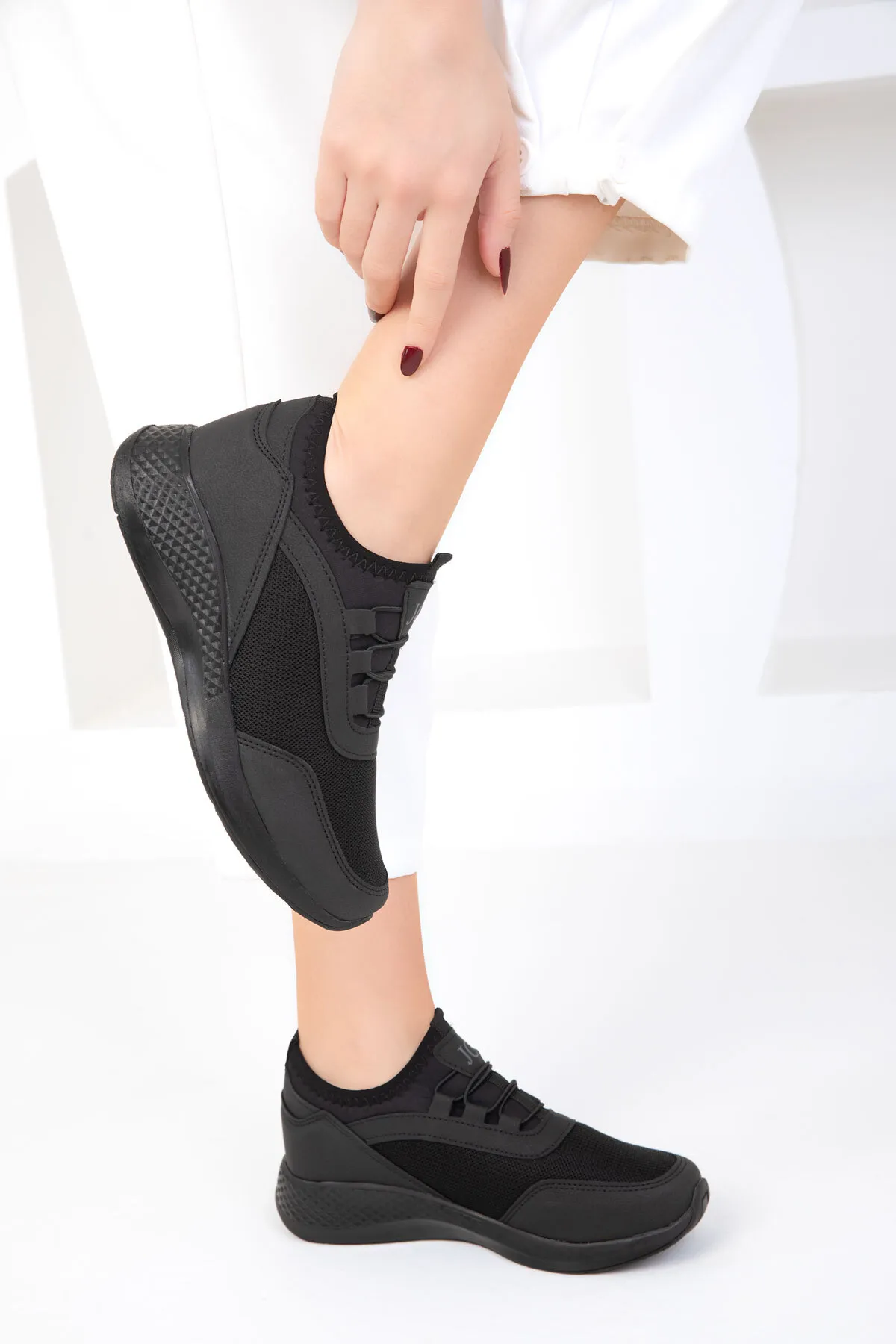 SOHO  Schwarz-Schwarz Damen Sneaker 15226