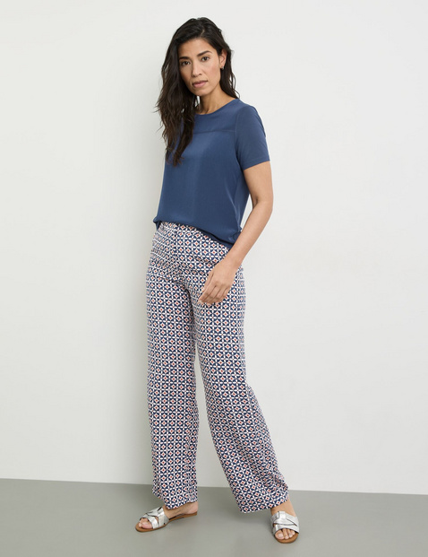 Fließende Hose mit Allover-Muster