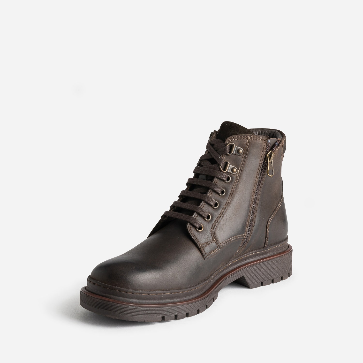 Boots à lacet marron en cuir à semelle cranté