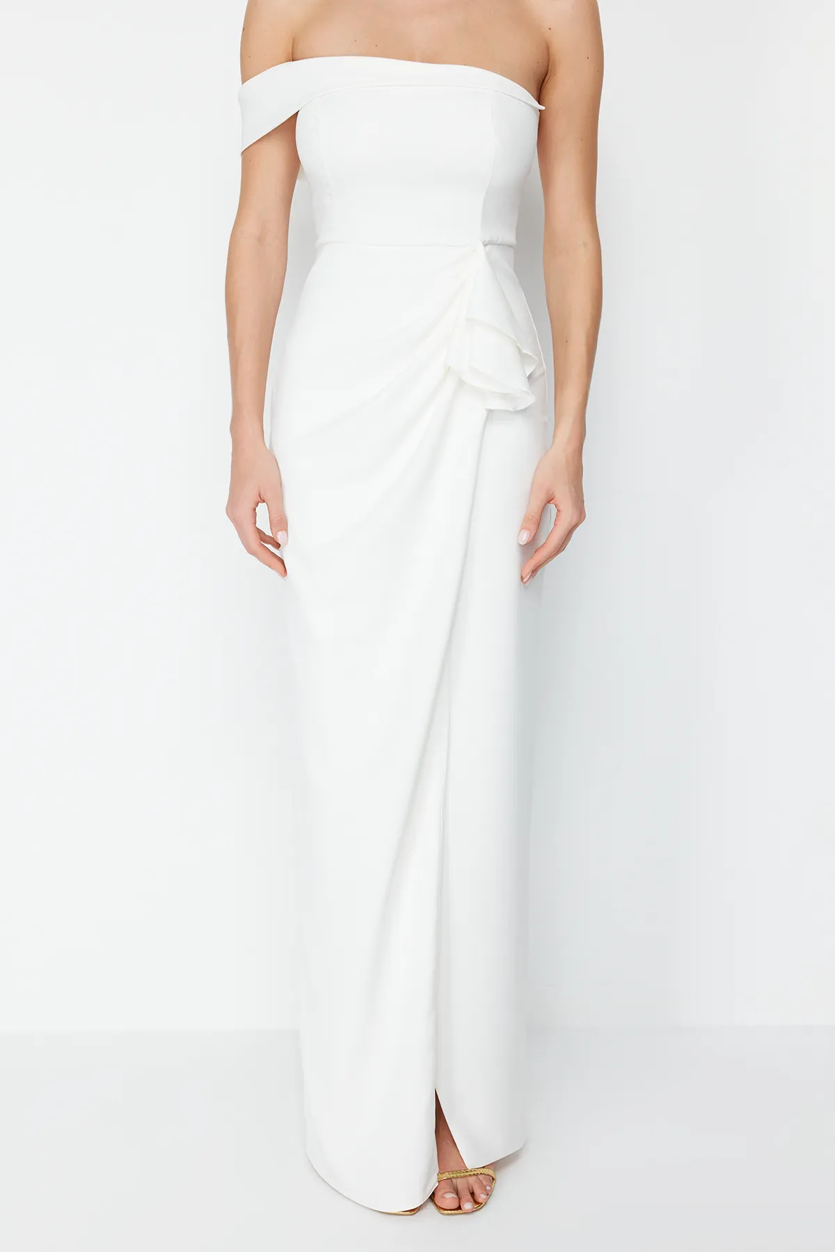 Trendyol Collection  Weißes, gerades, regelmäßig gewebtes Abendkleid und Heimkehrkleid TPRSS21AE0010