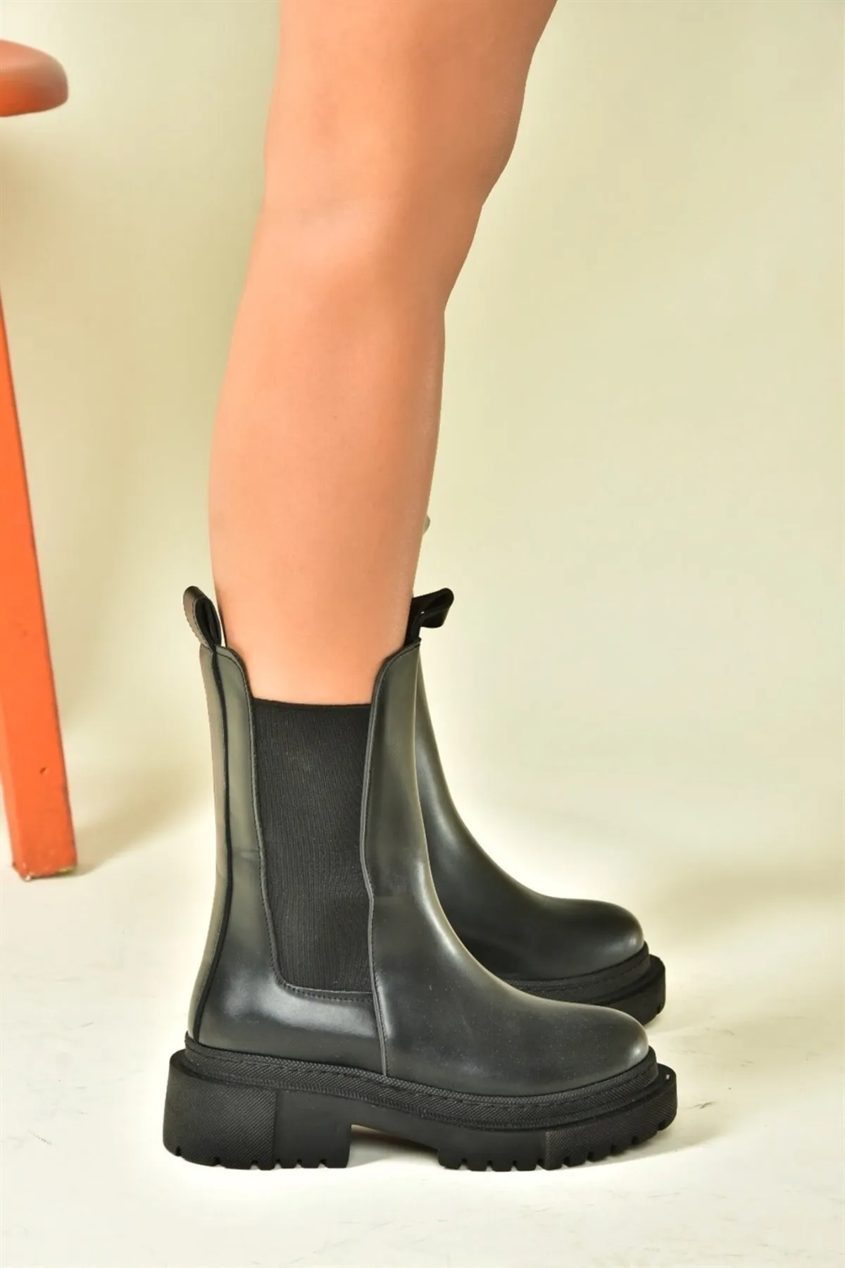 Fox Shoes  Schwarze Daily-Damenstiefel mit dicker Sohle N280349009