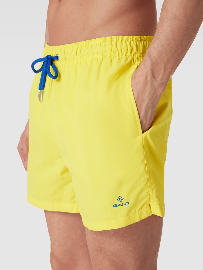 Badehose mit Label-Stitching in gelb