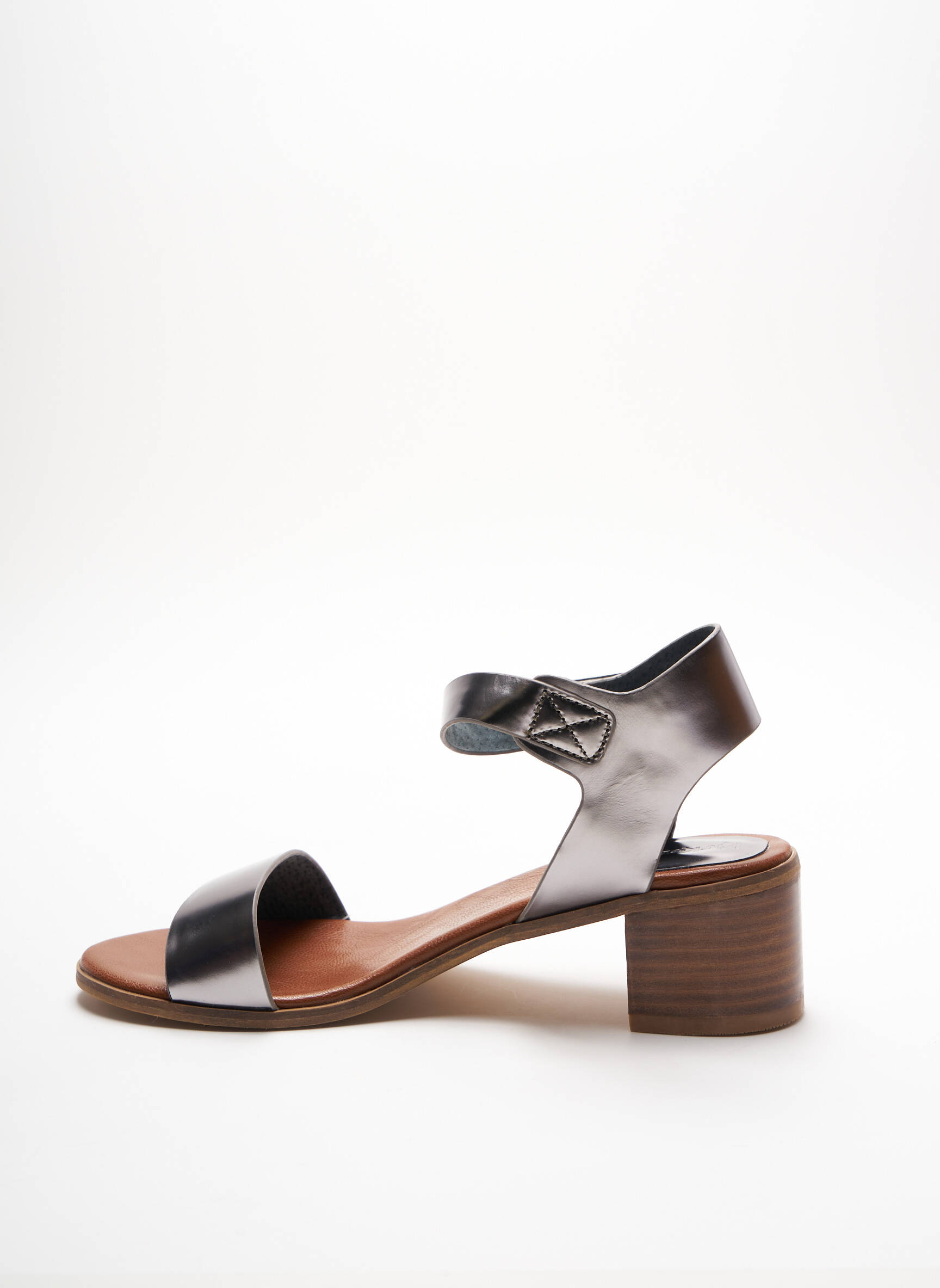 Kickers Sandales Nu Pieds Femme couleur gris