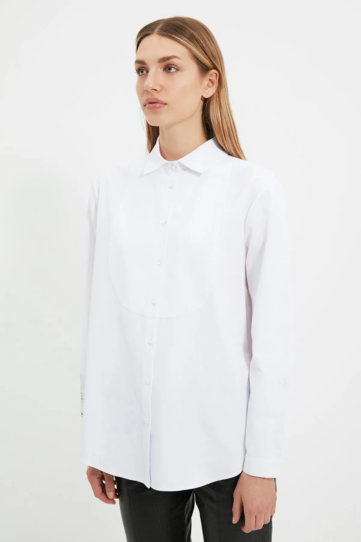 Trendyol Collection  Weißes gewebtes Hemd TPRAW22GO1061