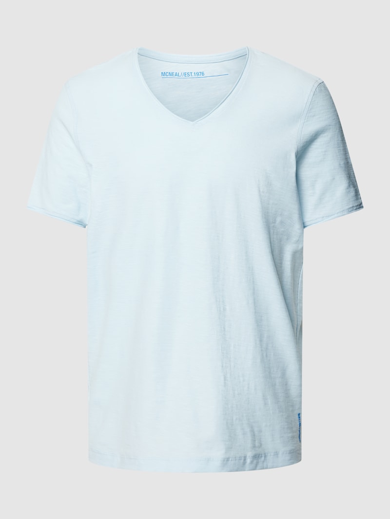 T-Shirt mit V-Ausschnitt in hellblau