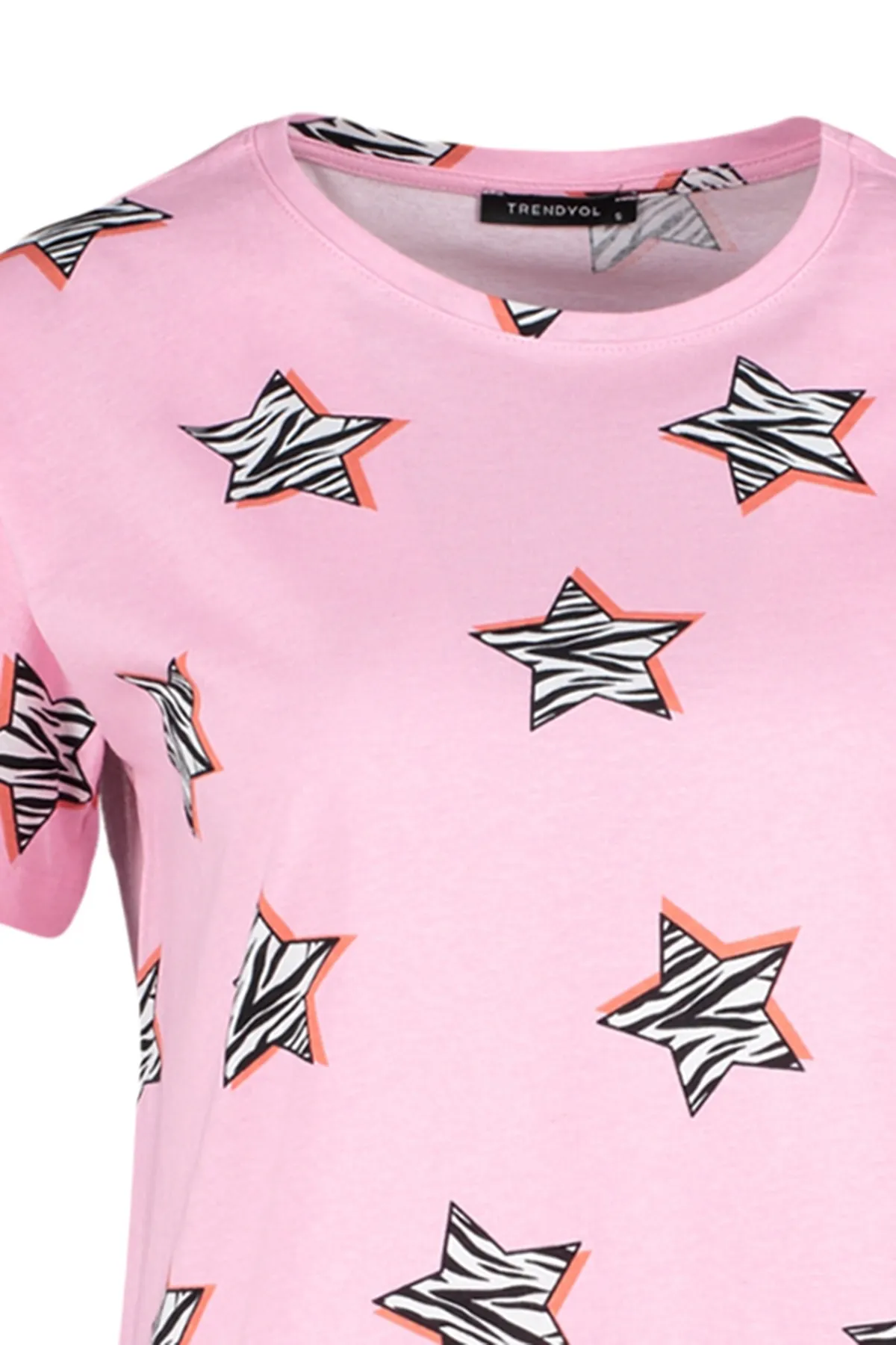 Trendyol Collection  Rosa gestricktes Pyjama-Set mit T-Shirt und Shorts aus 100 % Baumwolle mit Sternmuster THMSS23PT00005