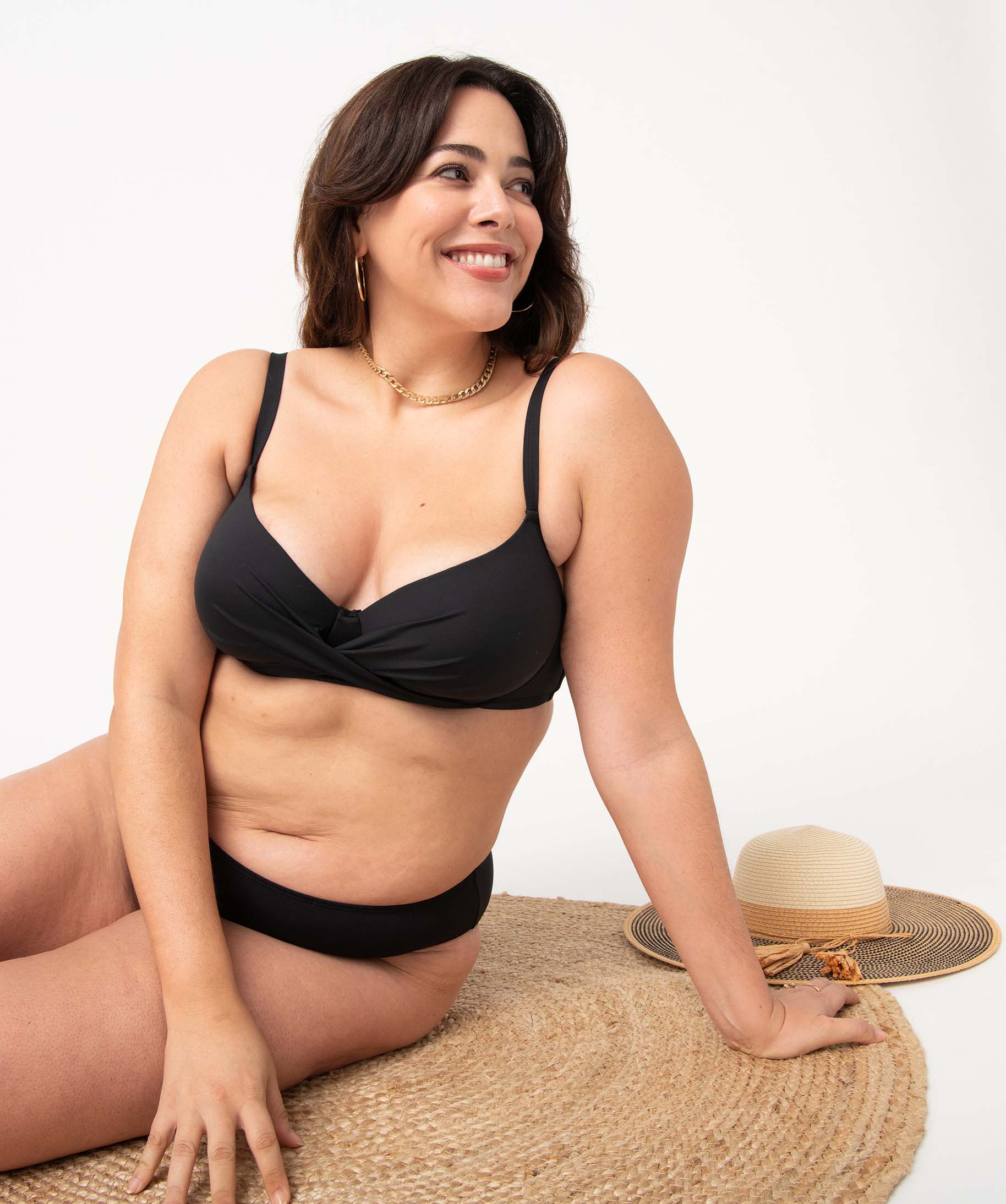 Haut de maillot de bain femme grande taille emboitant et drapé noir | GEMO