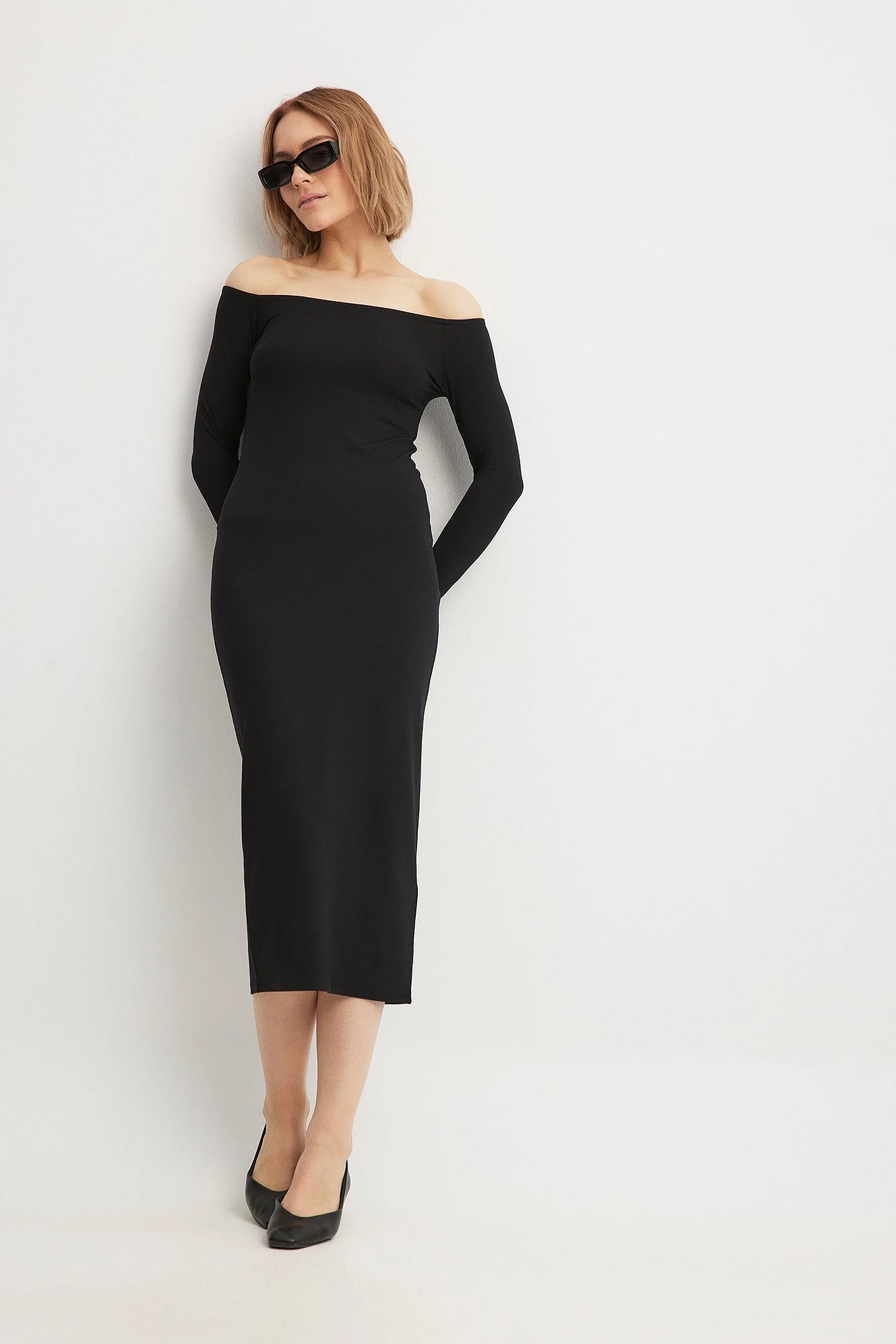 Schulterfreies Midikleid
