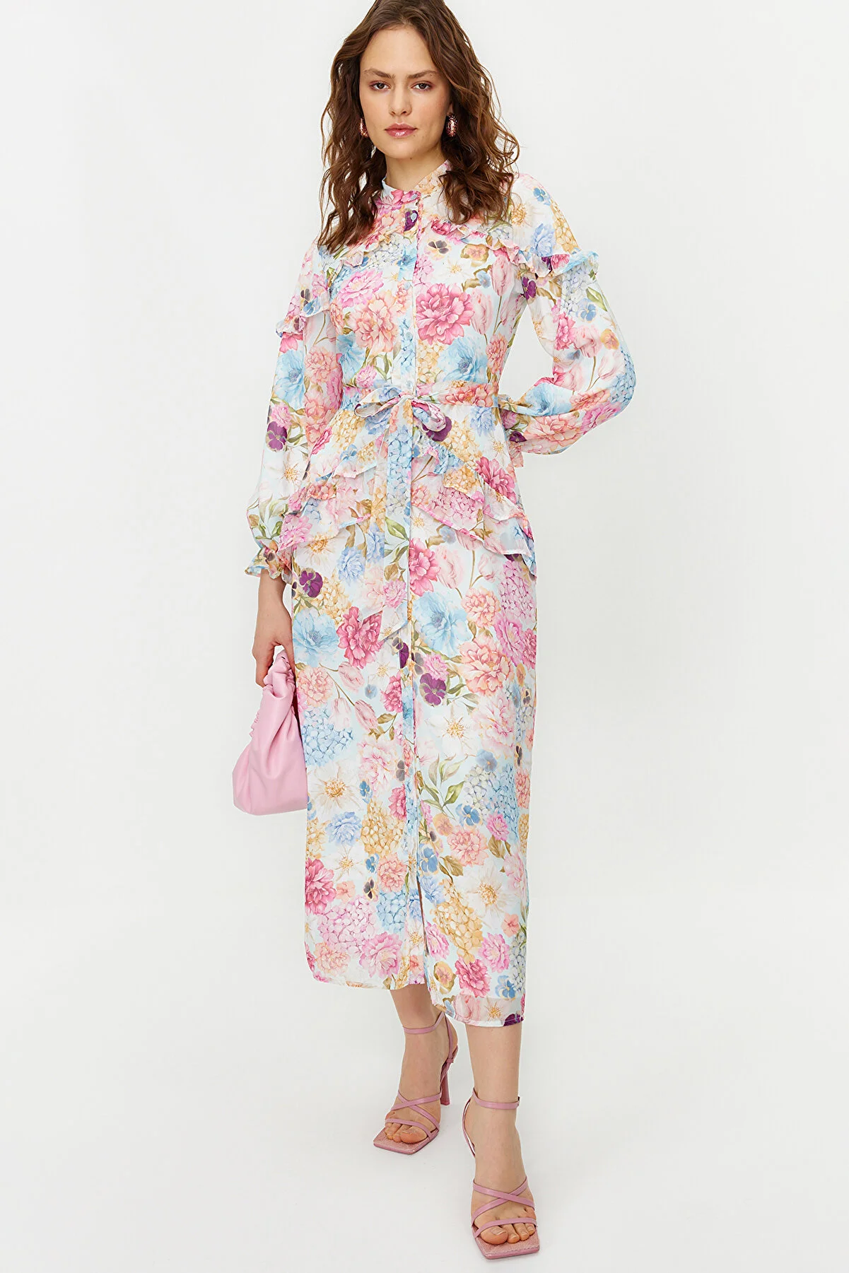 Trendyol Modest  Fliederfarbenes Kleid aus gewebtem Chiffon mit floralem Rüschendetail und Futter TCTSS24EB00003