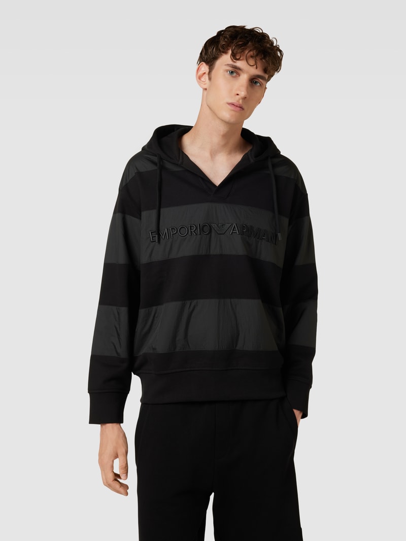 Hoodie mit Label-Stitching in schwarz