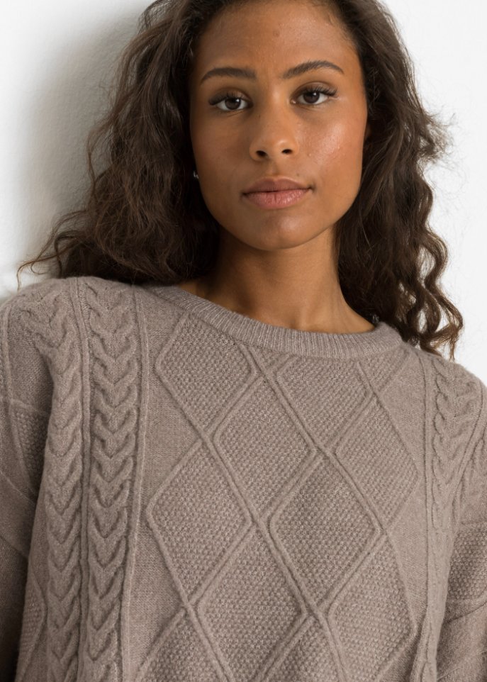 Oversize-Pullover mit Zopfmuster