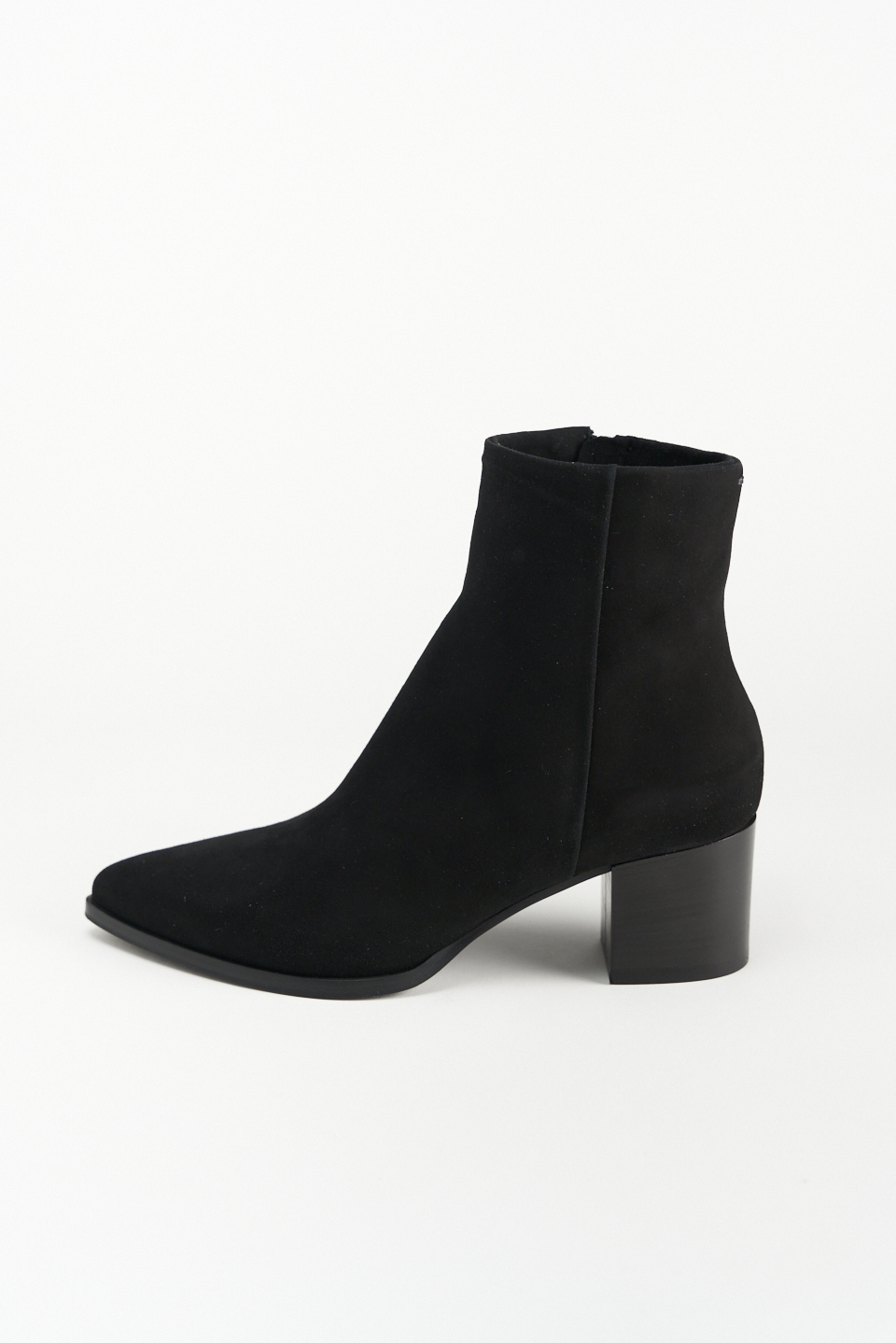 WG2 suede black