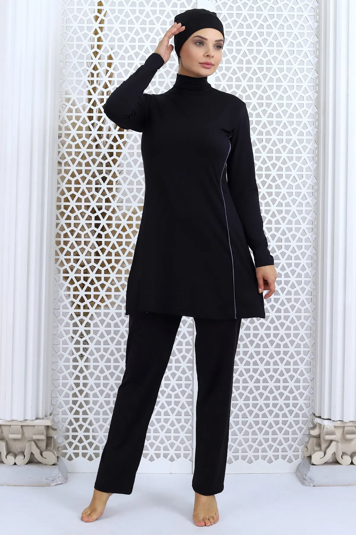 Aykum Mayo  Langarm-Hijab-Badeanzug in Schwarz (mit Hose).