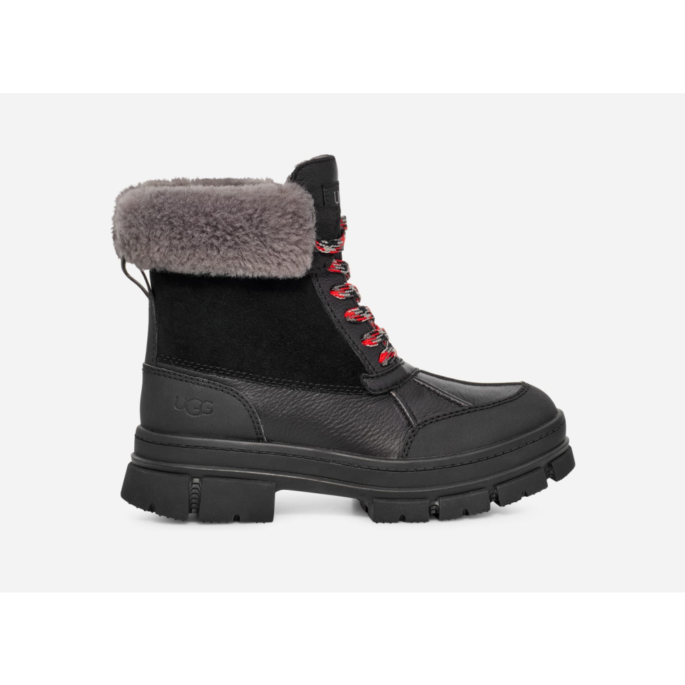 UGG Ashton Addie 1130524-BLK / schwarz