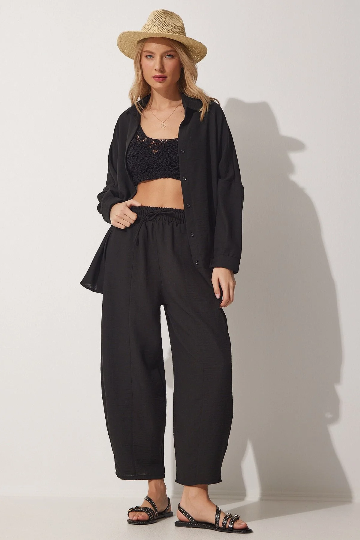 Happiness İstanbul  Schwarzes Leinenhemd- und Baggy-Hosen-Set für Damen DZ00080