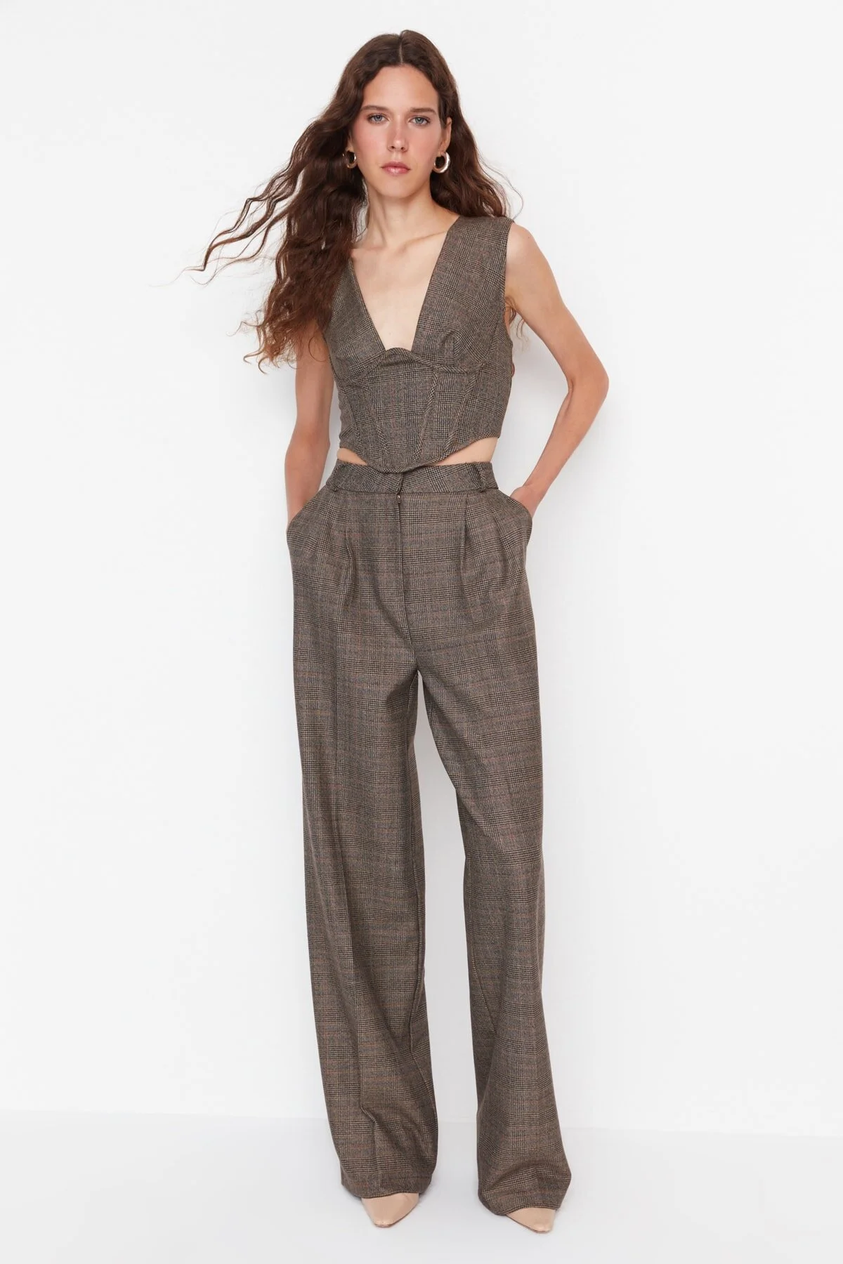 Trendyol Collection  Braune gewebte Hose TPRAW23PL00016
