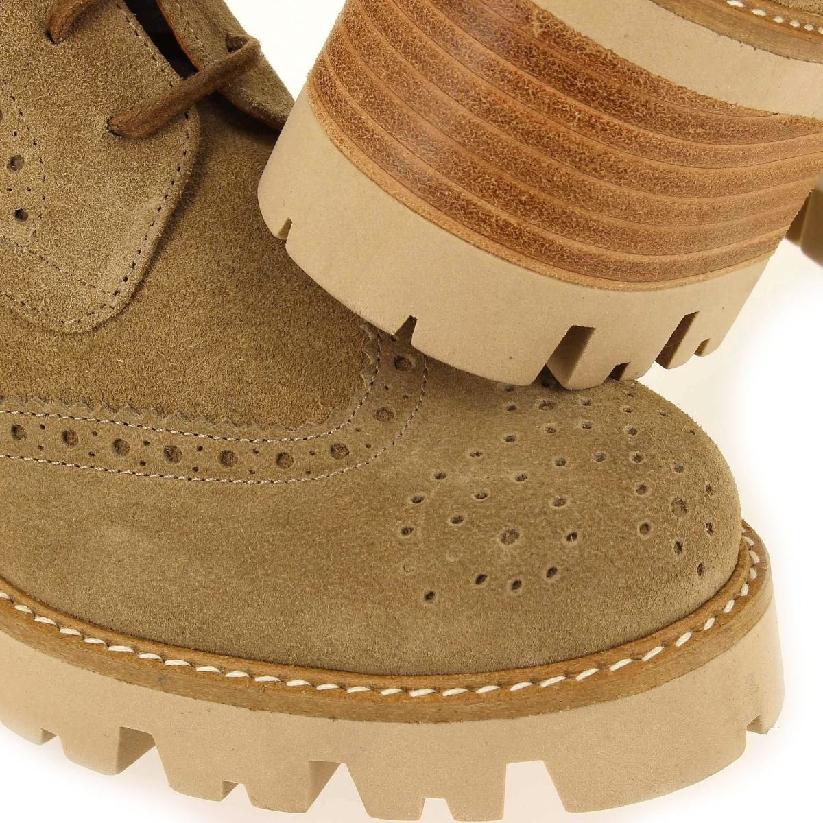 J Hay  6451 - Beige