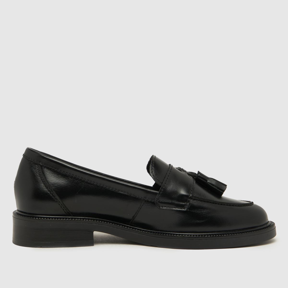 Schuh Lina bőr bojtos mokaszin lapos talpú cipő fekete színben