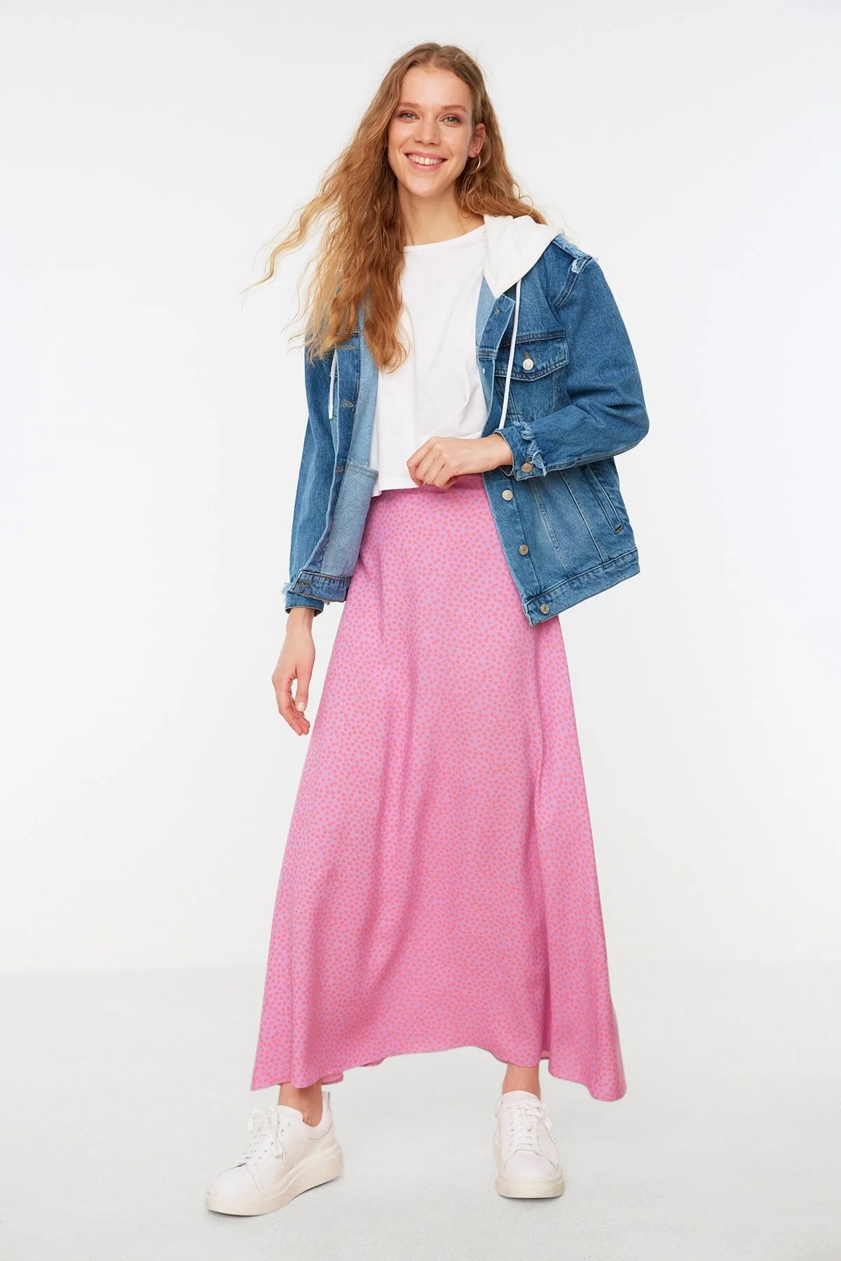 Trendyol Modest  Fliederfarbener, gepunkteter, ausgestellter Webrock TCTSS22EE0006