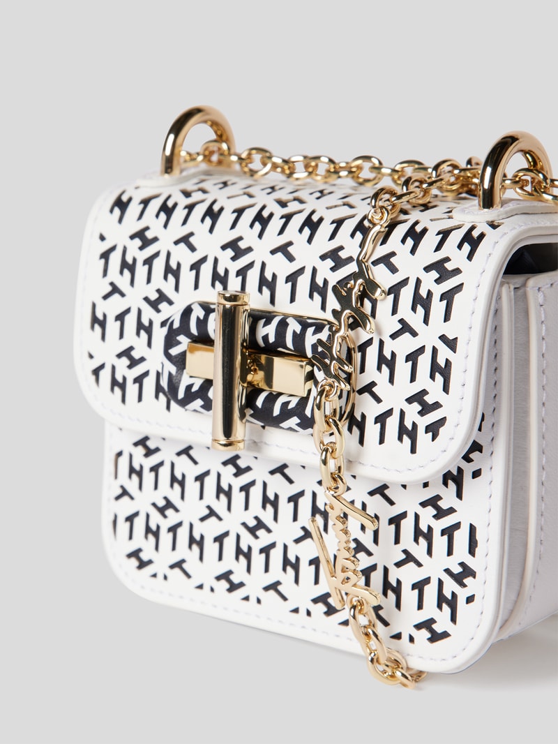 Micro Bag mit Allover-Label in weiß