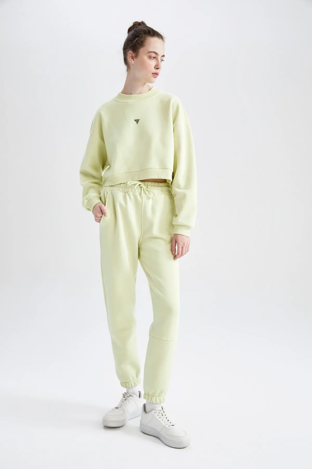 DeFacto  Passform: Standard-Fit-Jogginghose