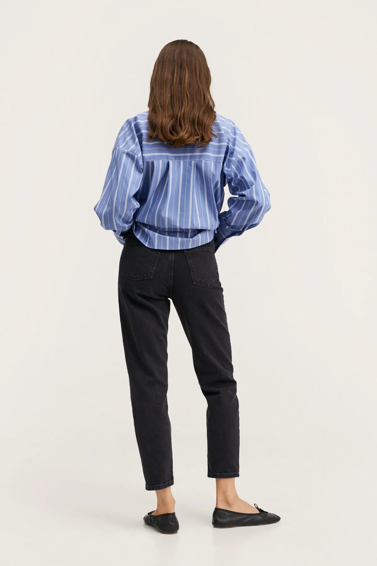 MANGO  Schwarze Denim-Damenjeans 27021110