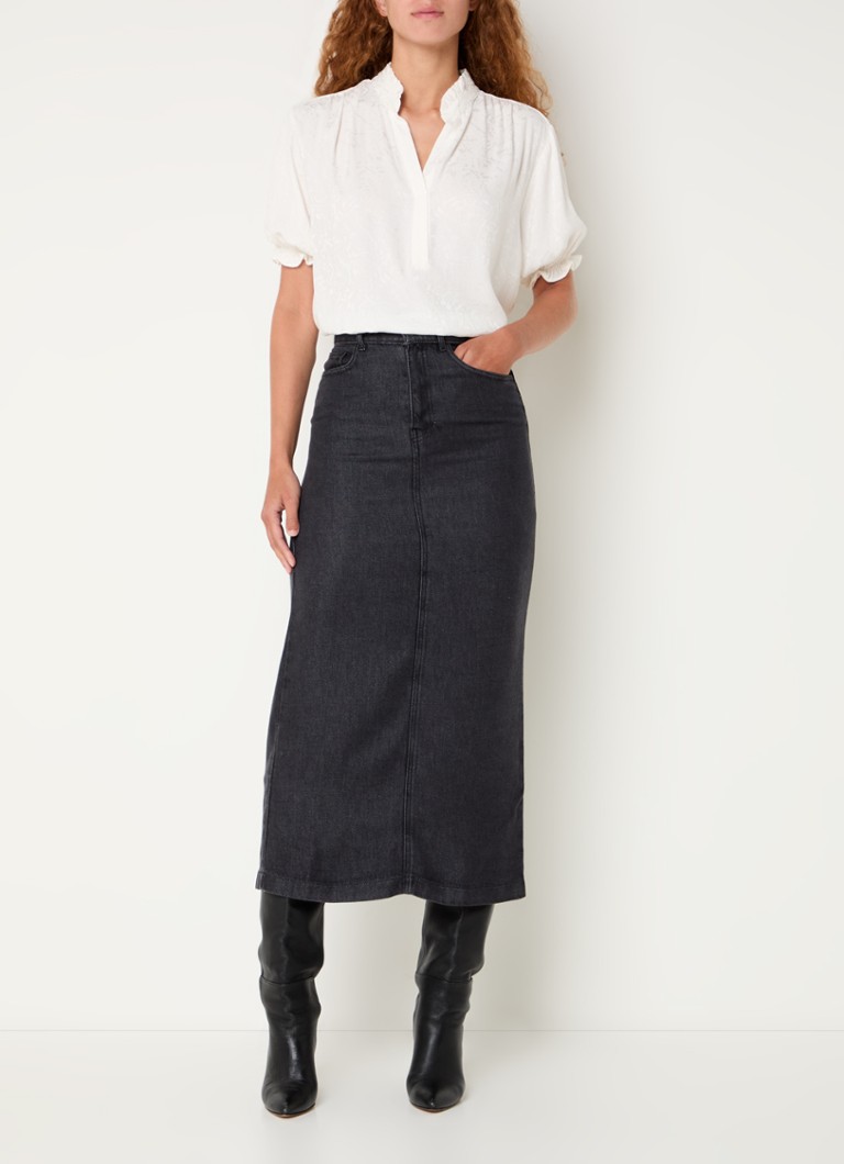 Saia midi Cybelia em denim de lyocell com bolsos laterais, da Gerard Darel.