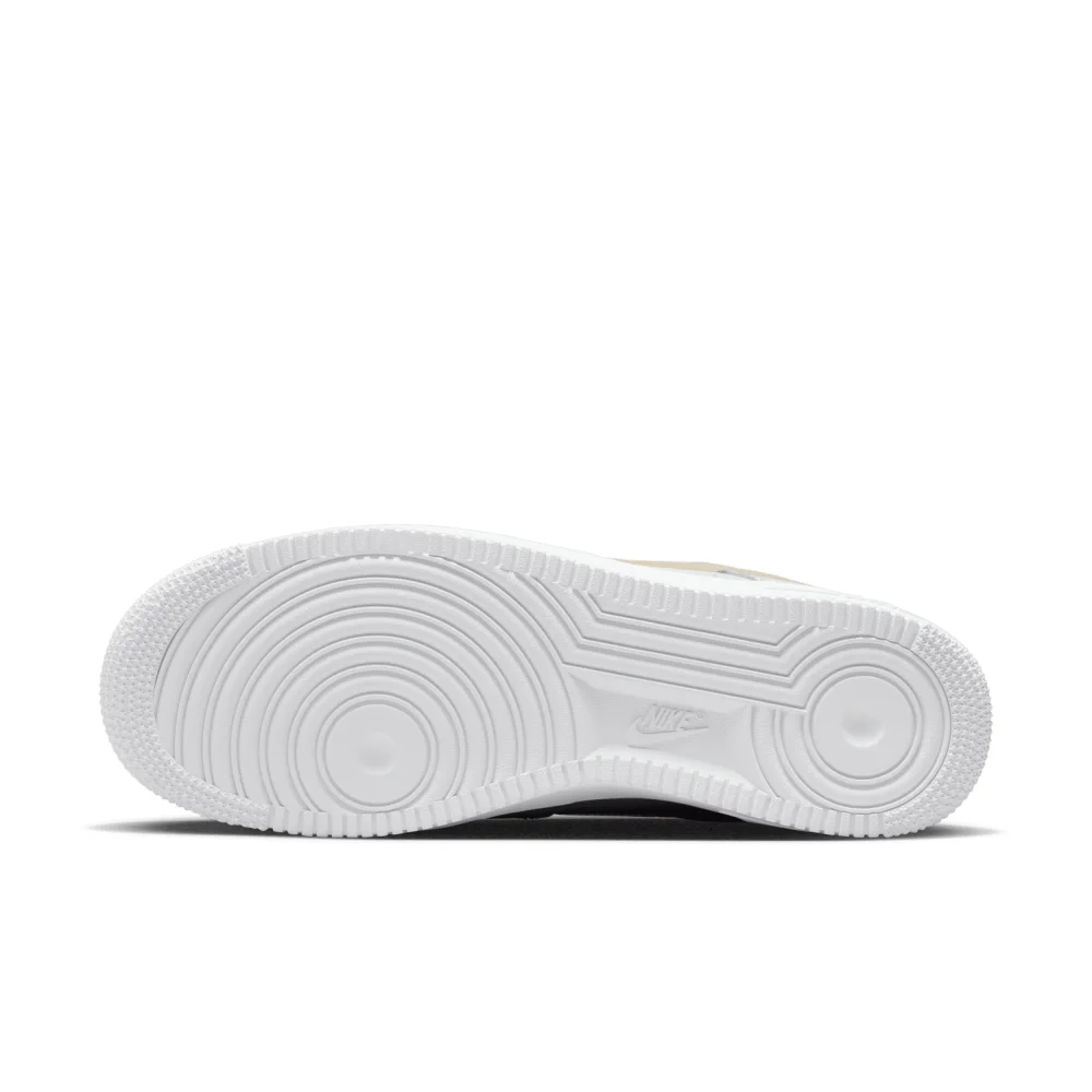Nike Air Force 1 07 DX2646-100 / weiss