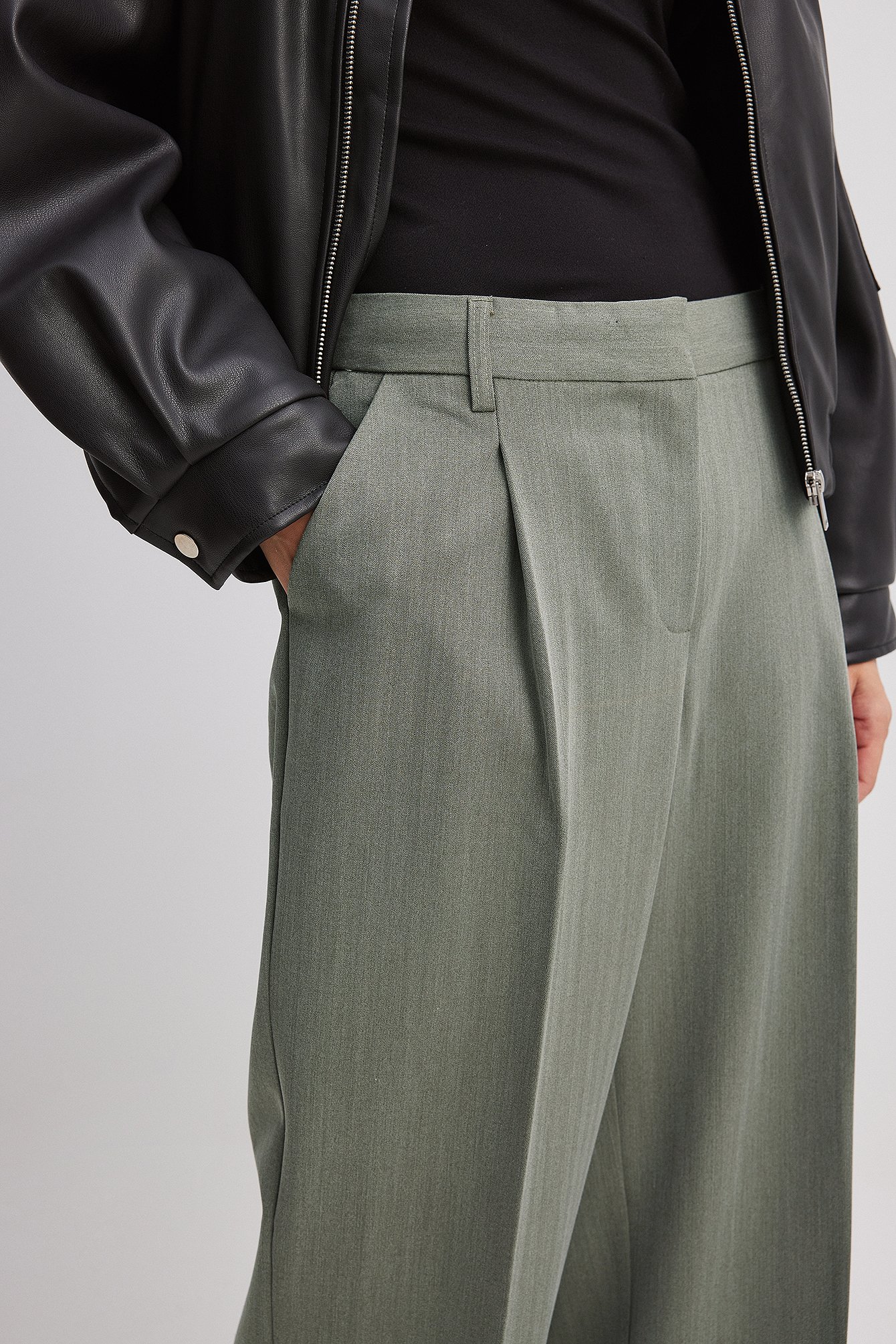 Schwere Anzughose mit niedriger Taille