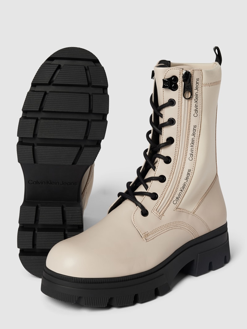 Bikerboots mit Label-Details Modell 'CHUNKY' in weiss