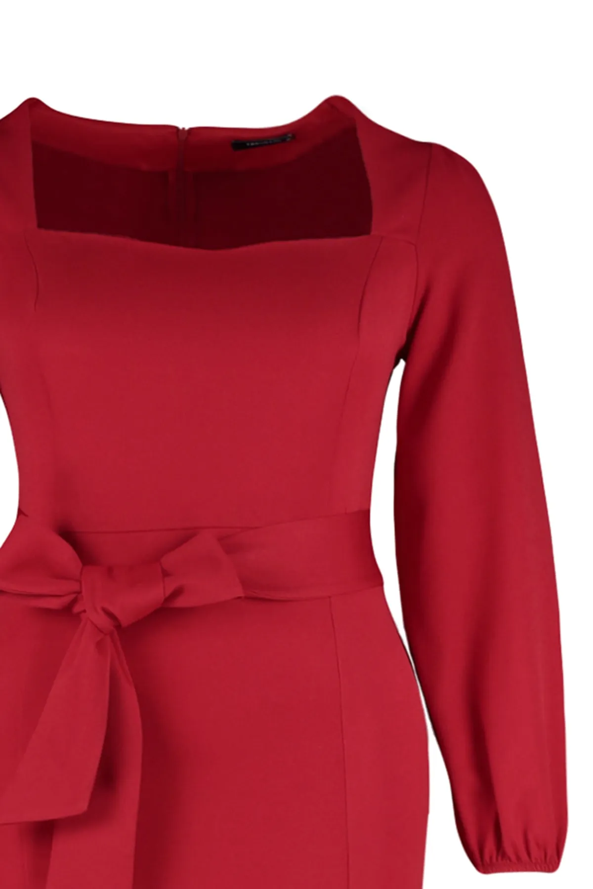 Trendyol Curve  Rotes, gewebtes Kleid mit Schlitz und Schnürung TBBSS23AH00184