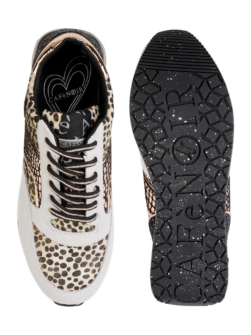 Sneaker aus Veloursleder in beige