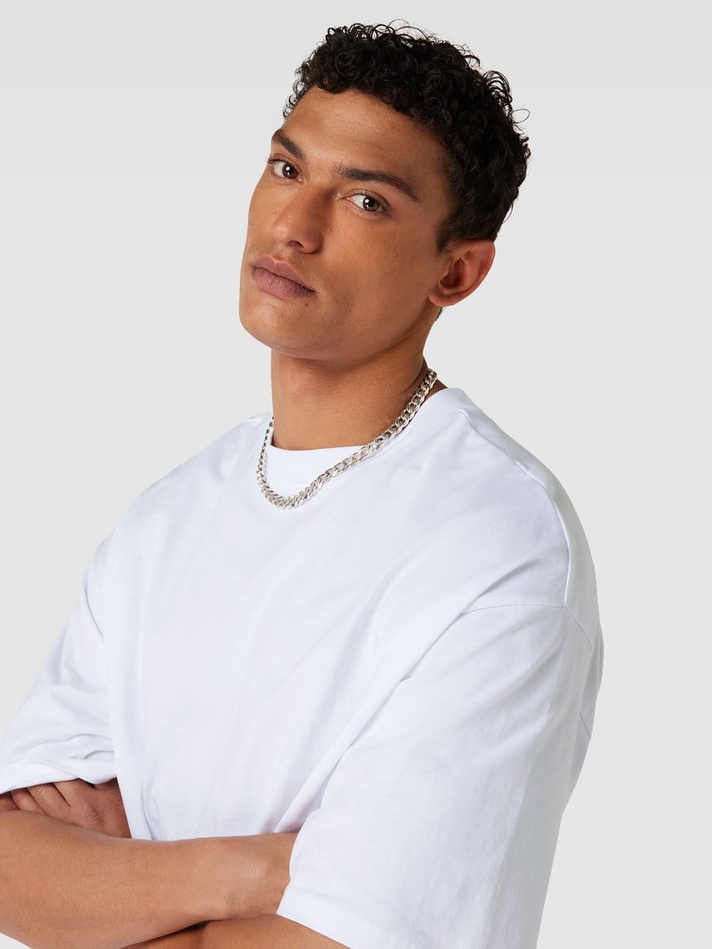 Oversized T-Shirt mit überschnittenen Ärmeln in weiß