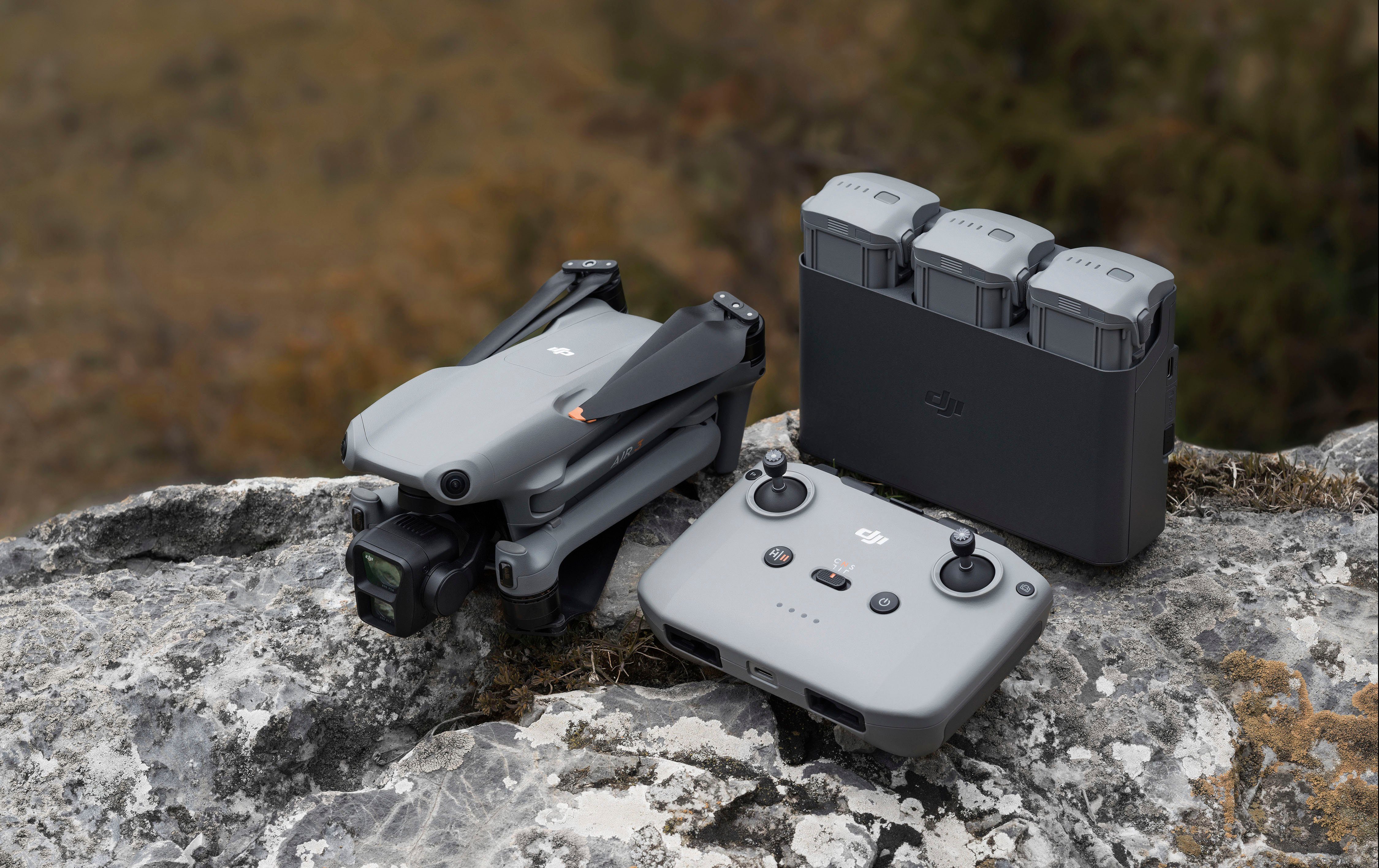 DJI Air 3 Fly More Combo (DJI RC-N2) Drohne (4K Ultra HD)