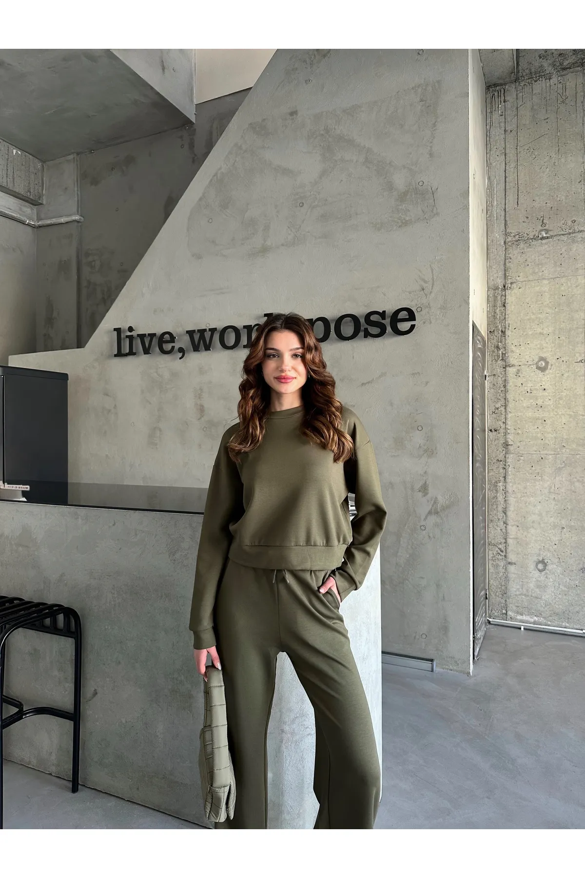 Laluvia  Khakifarbenes Sweat-Hosenset mit weitem Bein